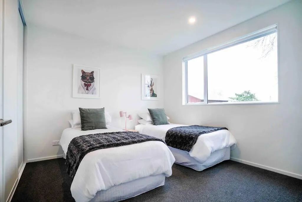 Christchurch Haven - 3 Bedroom Home 0*,